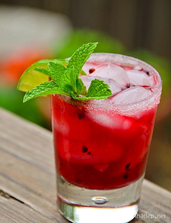 Cách làm Mojito dâu thơm mát giải nhiệt